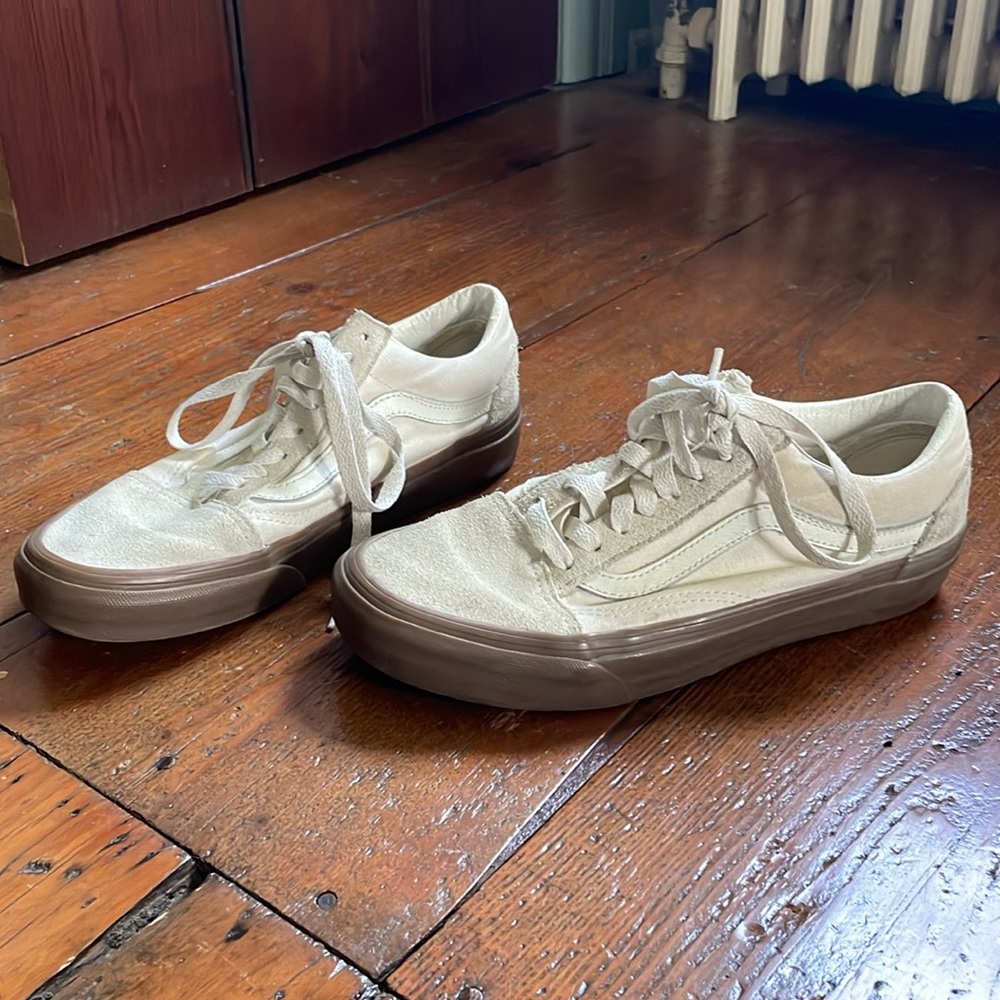Cream Suede Old Skool Vans Sneakers Women, sz 8